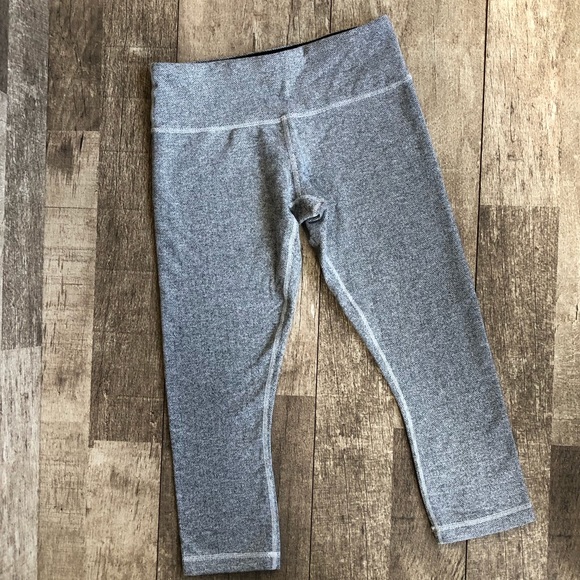 lululemon athletica Pants - Lululemon Ghost Herringbone Cropped Legging Small